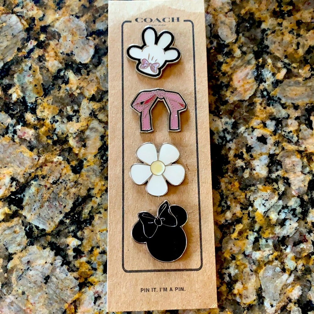 Disney x Coach - Minnie Mouse Pin set
